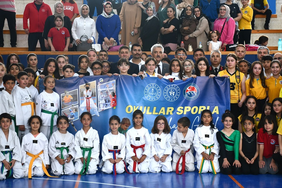 Sayın Valimiz Mehmet Makas, “Okullar Sporla Daha Da Güzel” projesinin tanıtım lansmanına katıldı. 