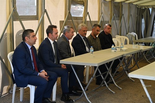 Sayın Valimiz Mehmet Makas'ın, Aydoğan Ailesine Taziye Ziyareti.