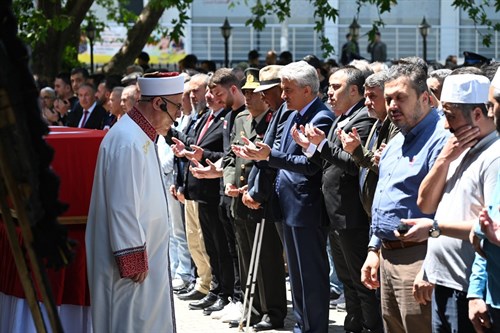 Valimiz Sayın Mehmet Makas, 4. Sınıf Emniyet Müdürü Babür Bozkurt Canpolat’ın Cenaze Törenine Katıldı.